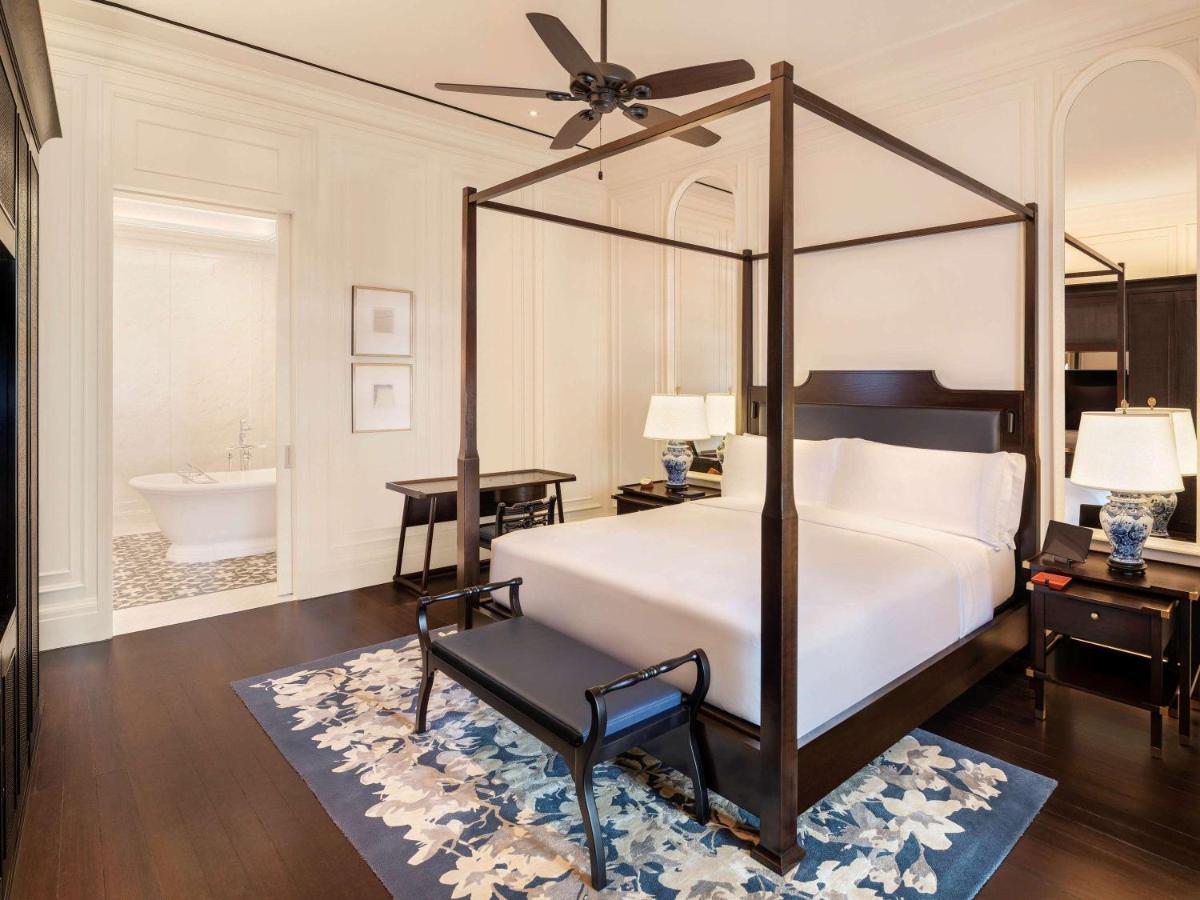 Khách sạn Raffles 5*