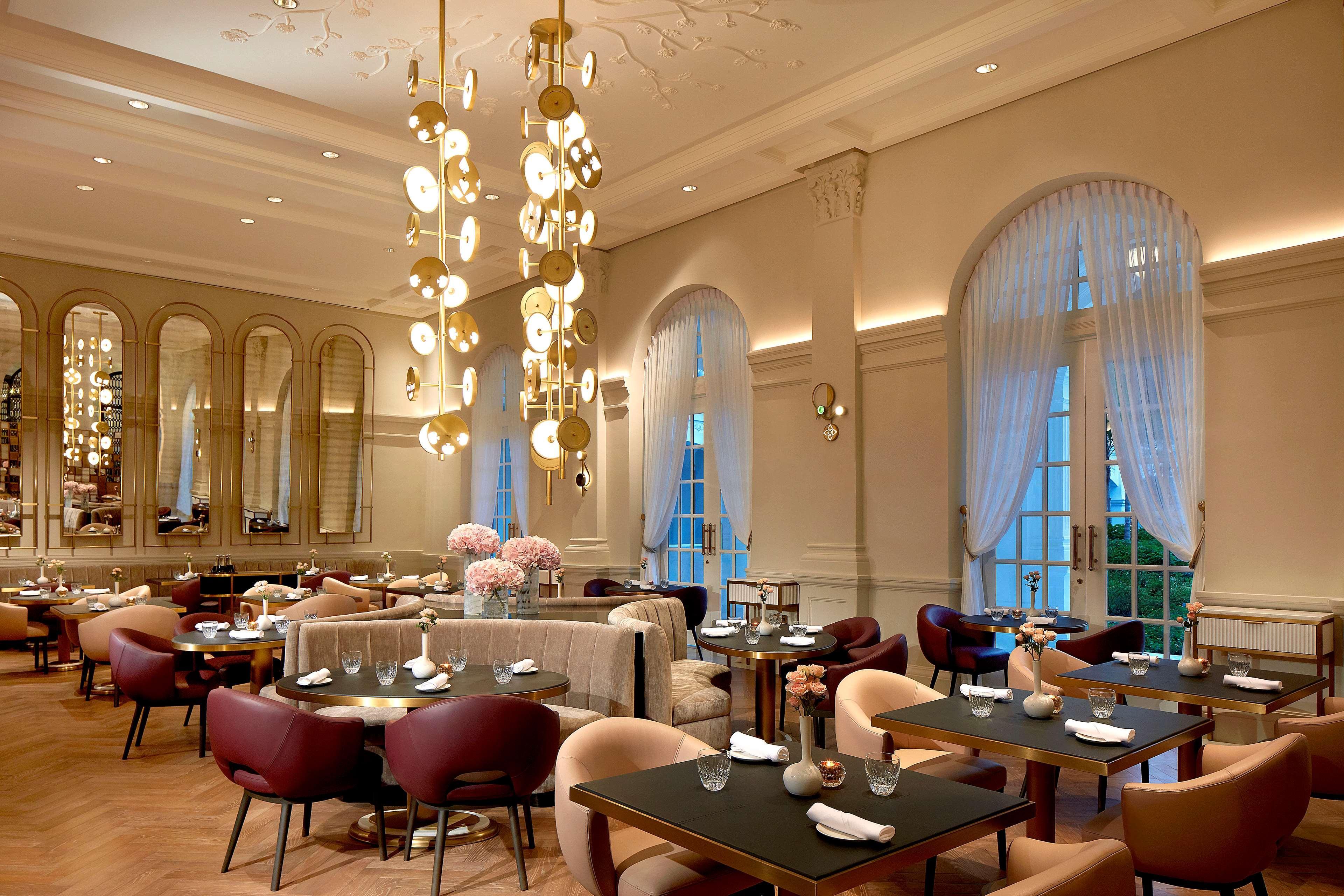 Raffles Khách sạn