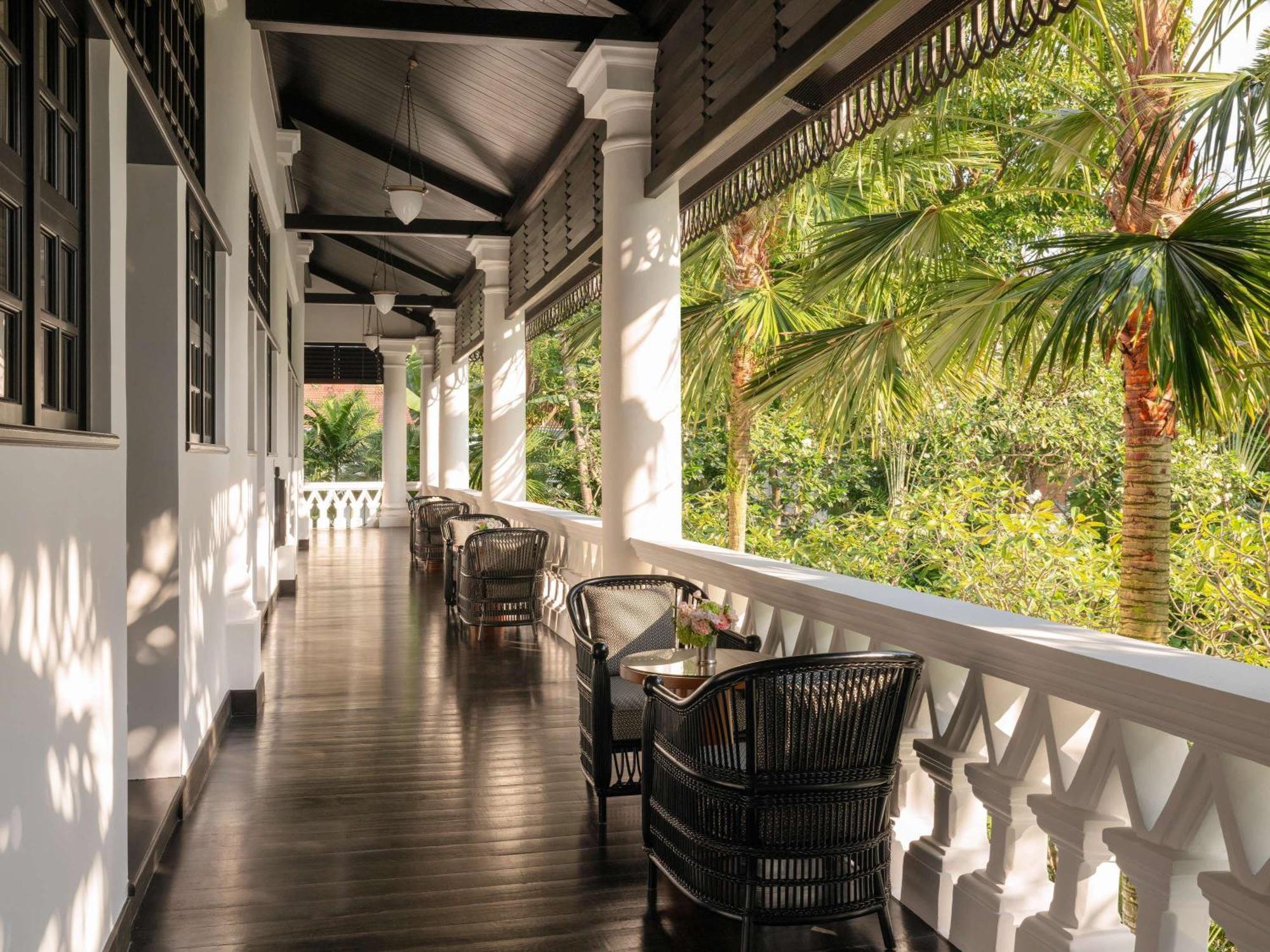 Raffles Khách sạn 5*