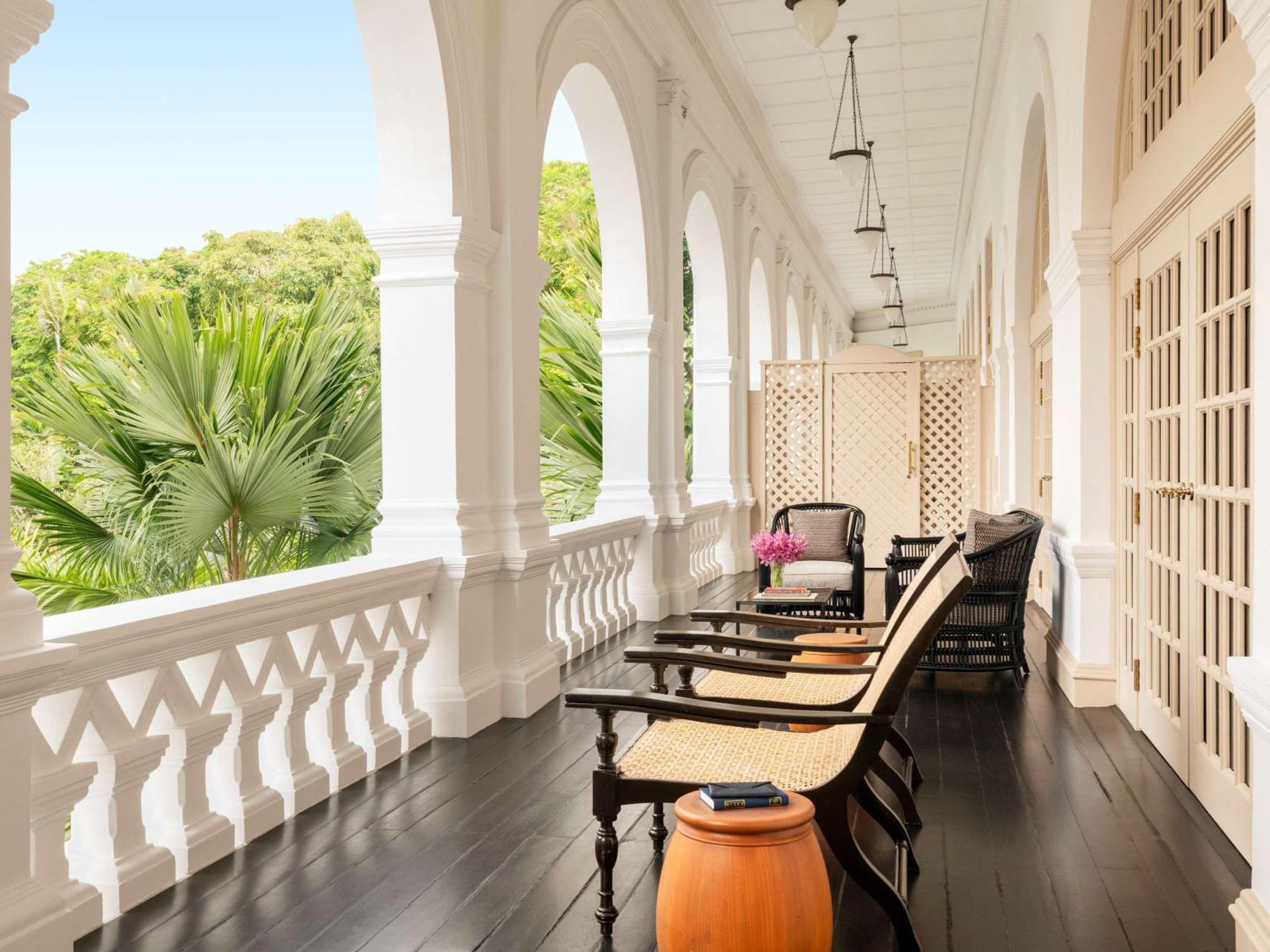 Khách sạn Raffles 5*
