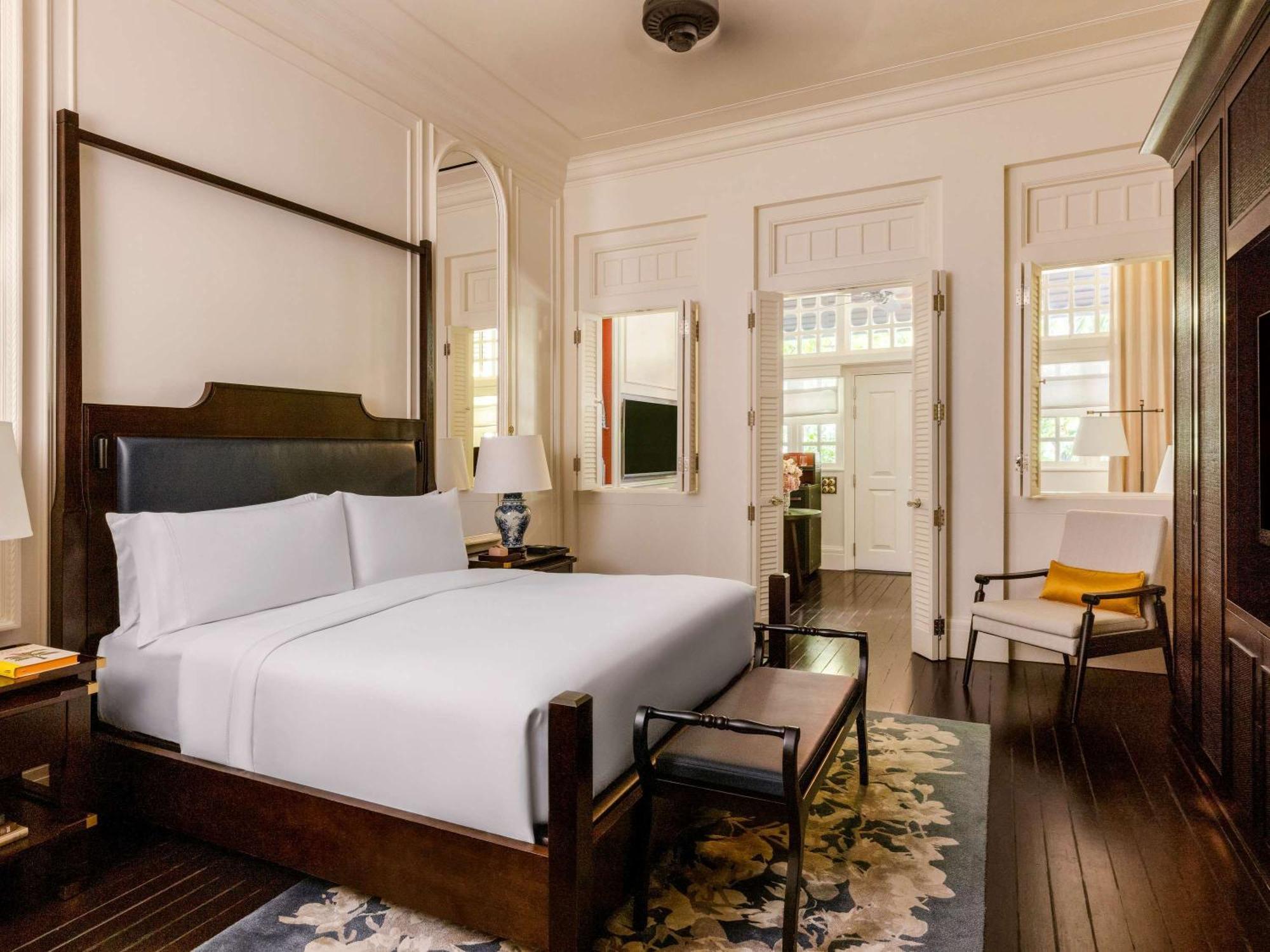 Raffles Khách sạn 5*