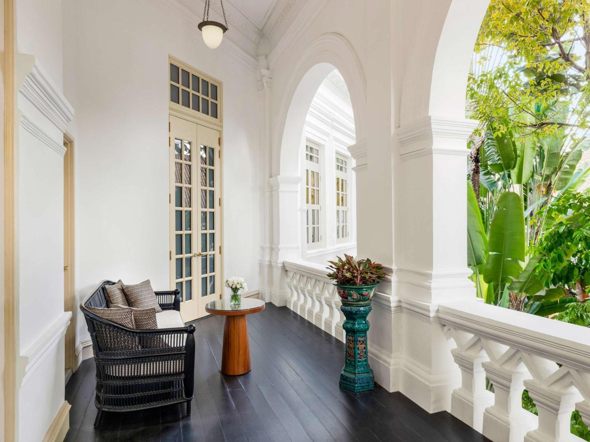 Khách sạn Raffles 5*